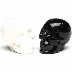 Home Black and White Skulls Ceramic Salt and‎ Pepper Shaker Set